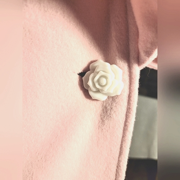 CT & HF Gorgeous Pink Coat Size Medium Ruffle Collar One Button Closure ๐ - Picture 6 of 6